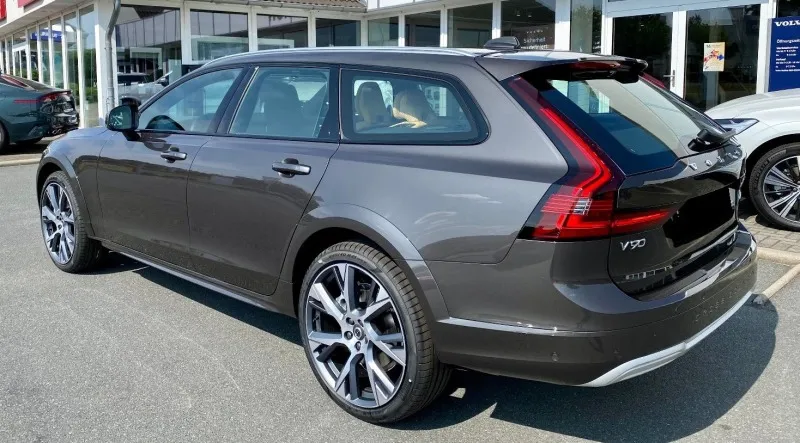 Volvo V90 Cross Country B4 Ultimate =NEW= Panorama/Distronic Image 2